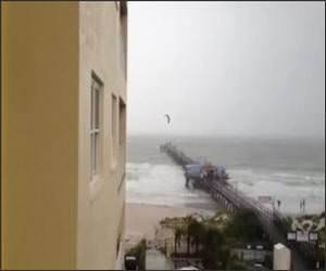 Kite Surfing over PierVideo