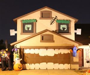 amazing halloween house funny picture