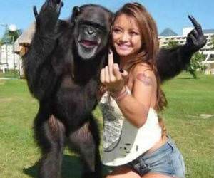 Tila Tequila finger