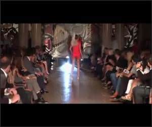 Amazing Model Walk Funny Video