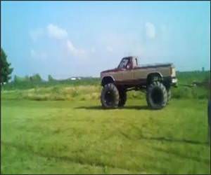  Funny Monster Truck Tug of War Video